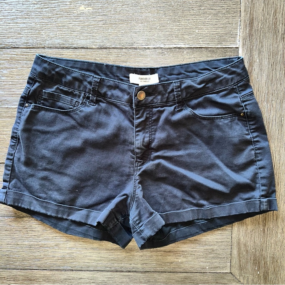 Forever 21 Womens Shorts - Black - Size 28